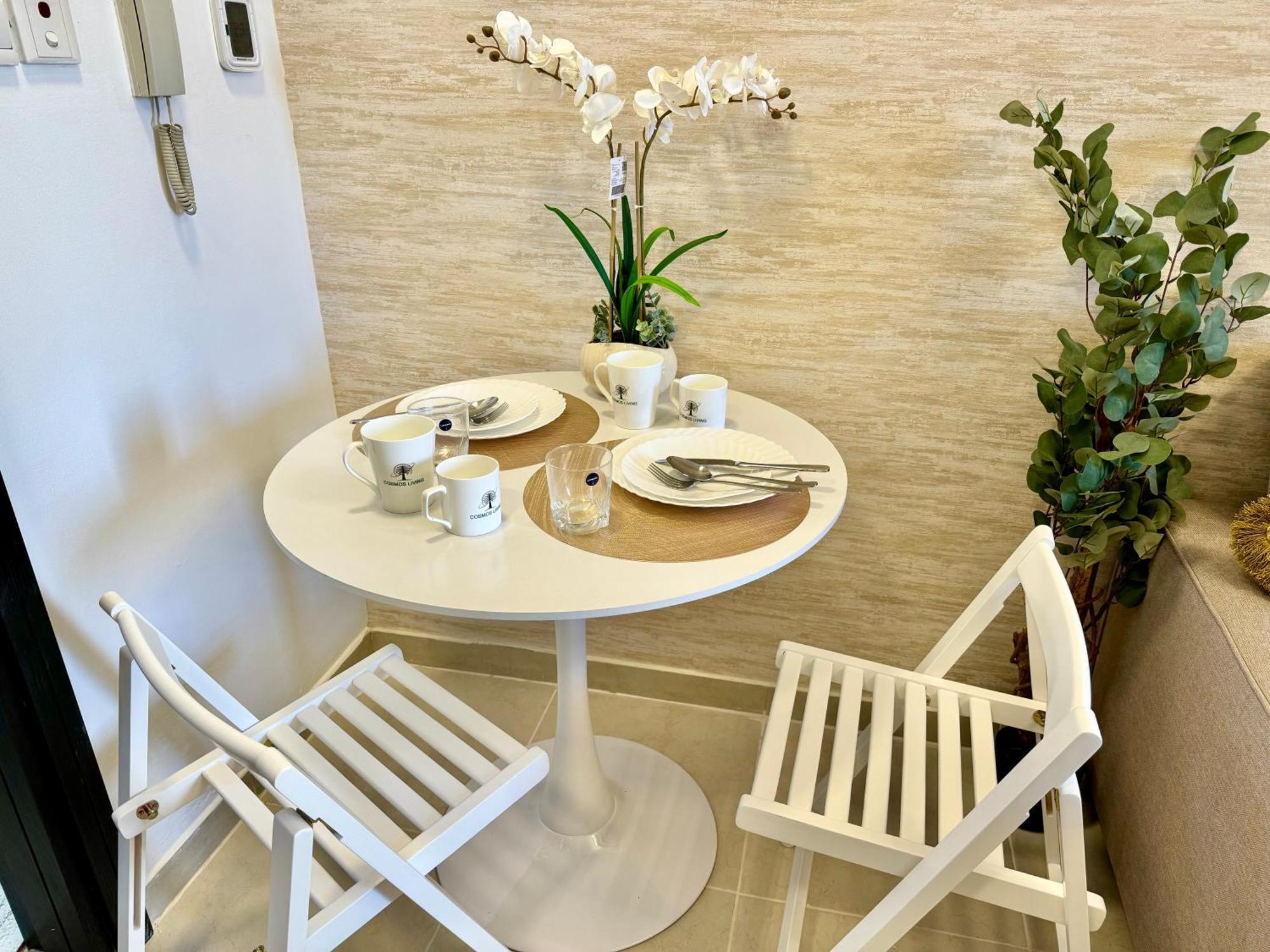 Cosmos Living Sleek And Stylish Gcv2 Apartment Dubai