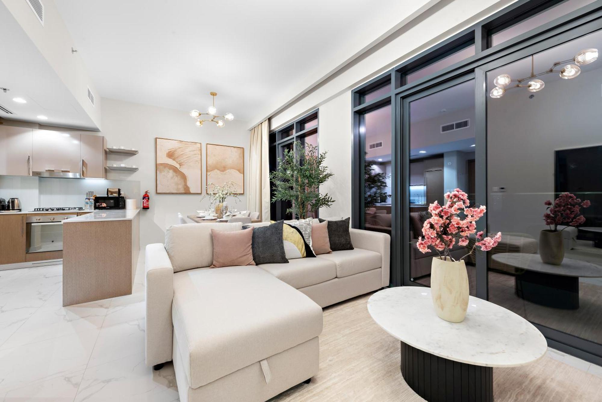 Luxurious 2br With Pool & Gym Access L Near Downtown Dubai