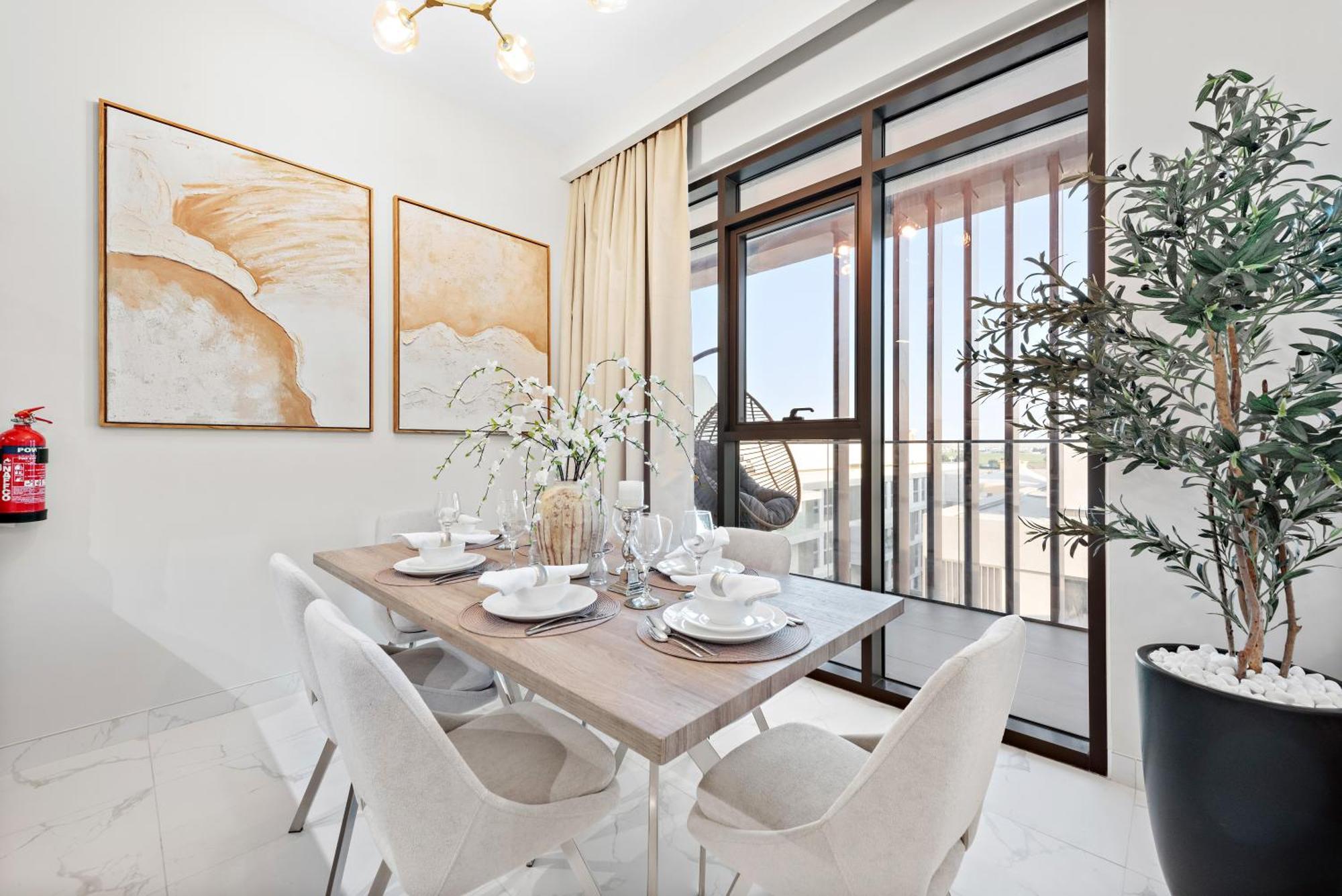 Apartment Luxurious 2br With Pool & Gym Access L Near Downtown Dubai
