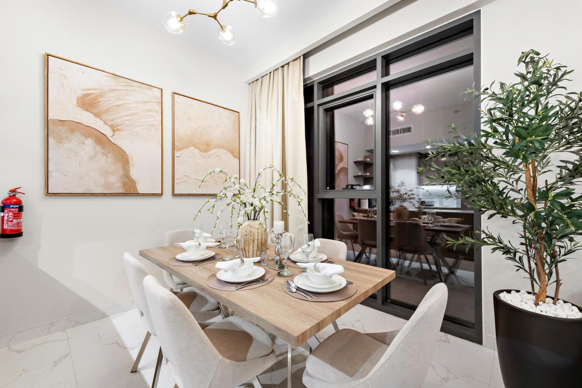 Luxurious 2br With Pool & Gym Access L Near Downtown Apartment *