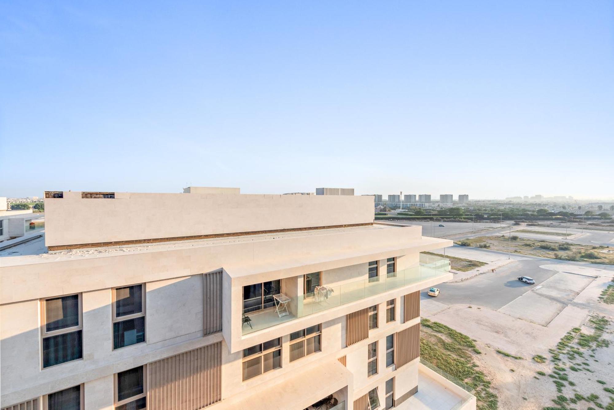 Luxurious 2br With Pool & Gym Access L Near Downtown Apartment Dubai
