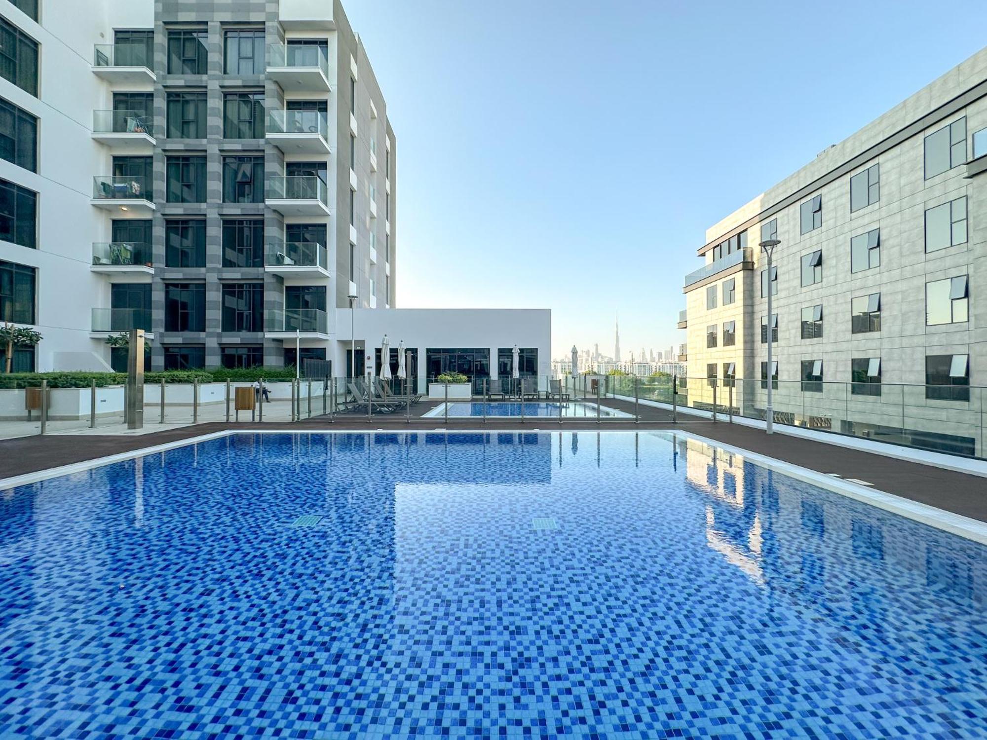 Luxurious 2br With Pool & Gym Access L Near Downtown Apartment Dubai