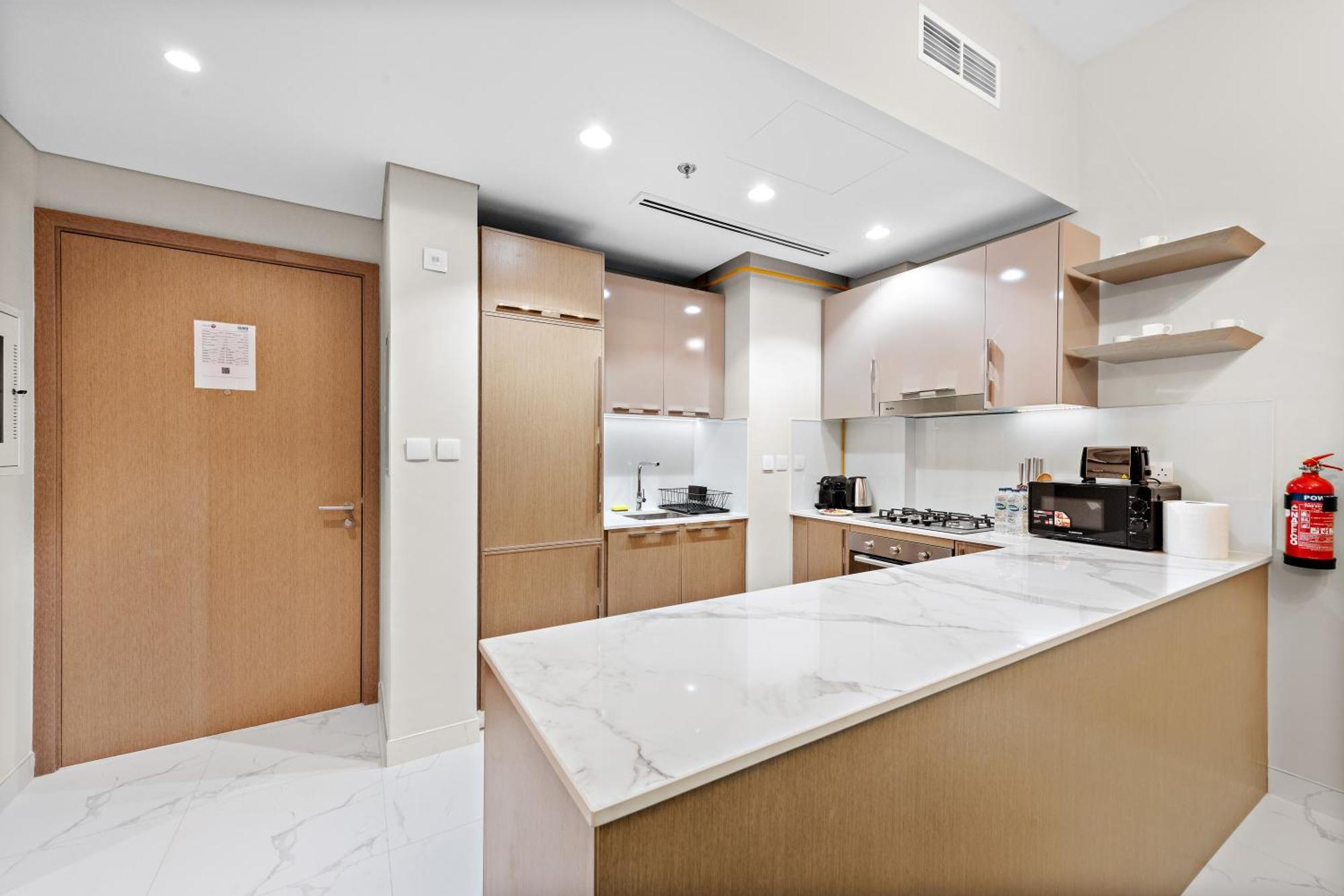 Luxurious 2br With Pool & Gym Access L Near Downtown Dubai