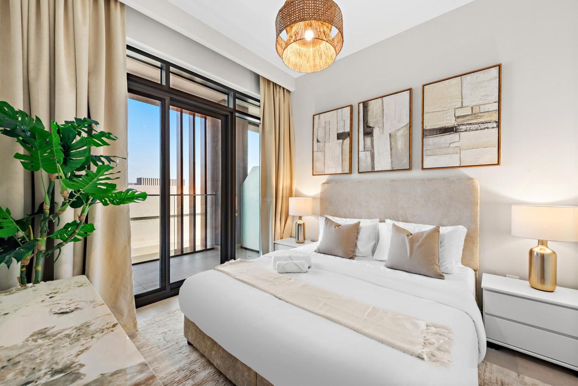 Luxurious 2br With Pool & Gym Access L Near Downtown * Dubai