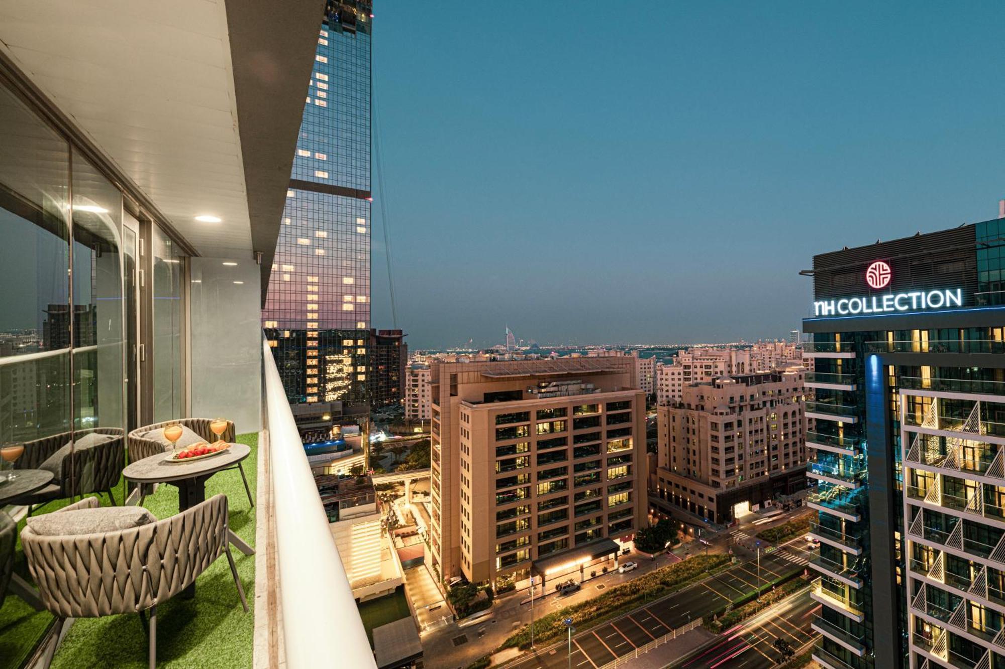 Palm Jumeirah - Free Infinity Pool & Private Beach Apartment *