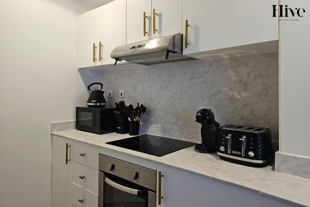 Luxury 2 Bedroom In Marina Apartment