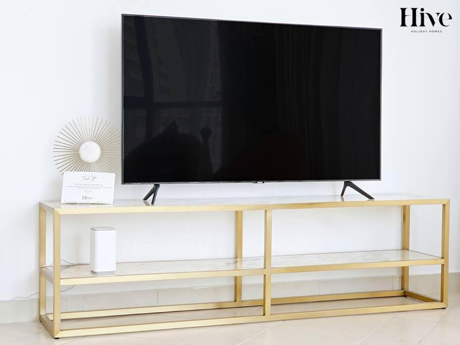 Luxury 2 Bedroom In Marina Apartment *