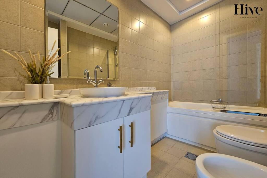 Luxury 2 Bedroom In Marina * Dubai