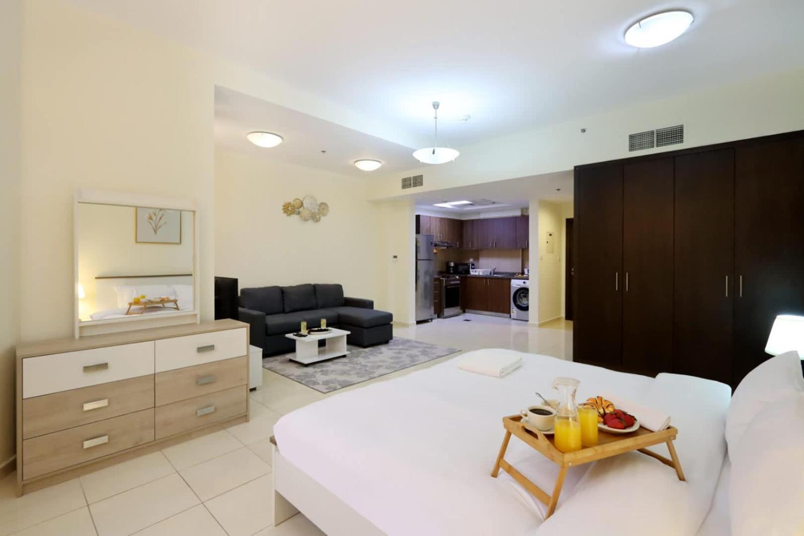 Apartment Spacious In Jvc By Livbnb Dubai