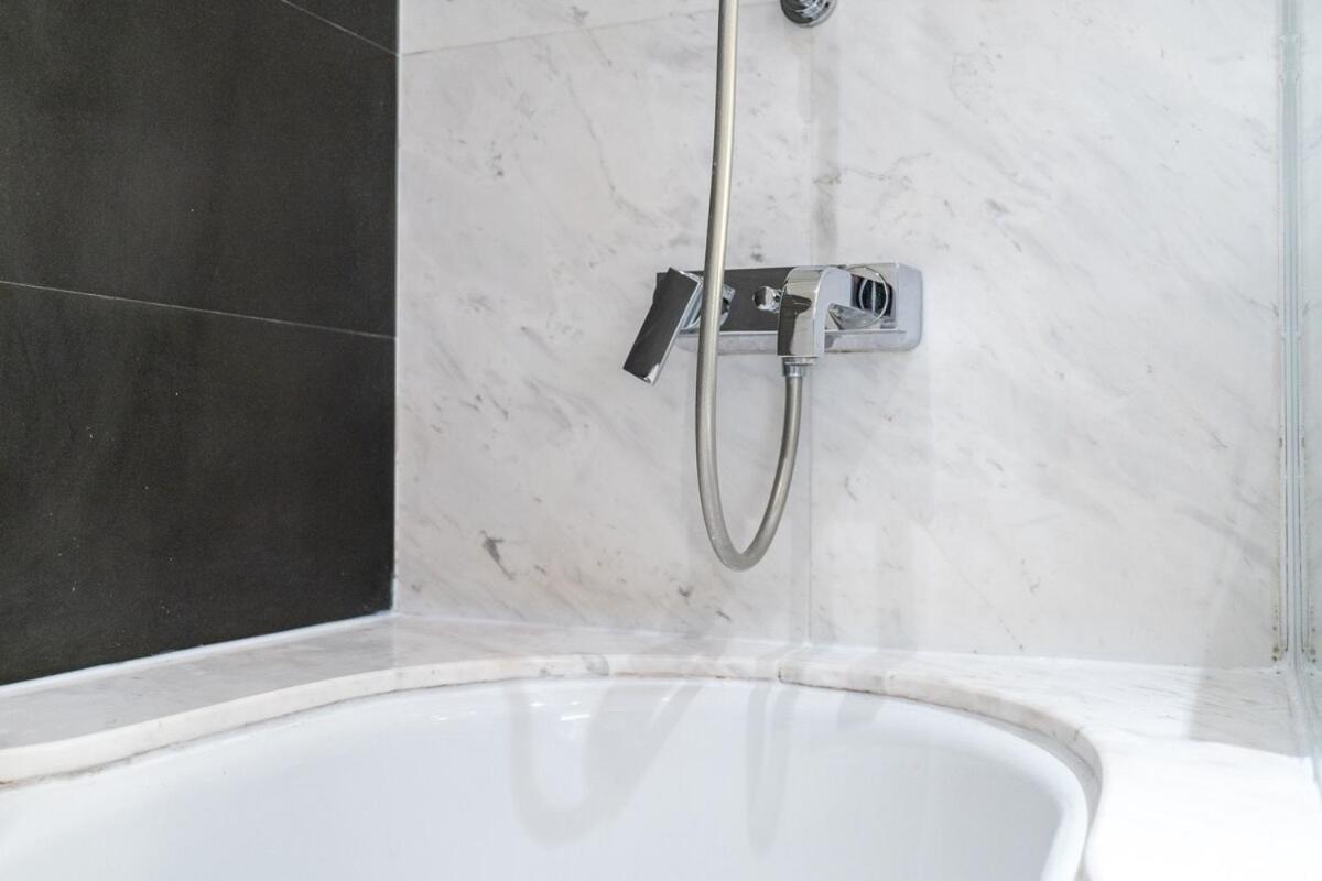 Elegant Studio For 2 At The Address Mall Dubai