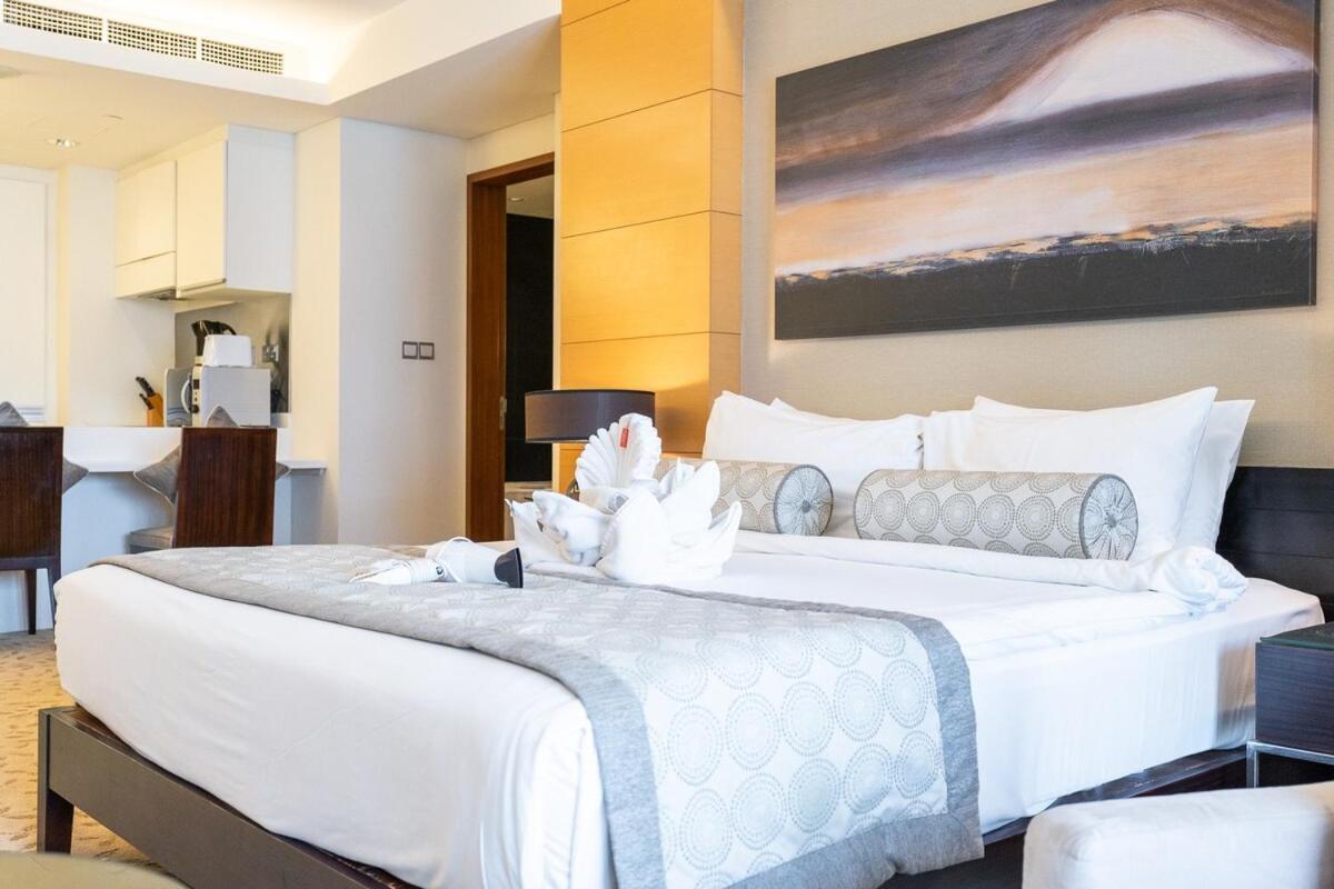 Elegant Studio For 2 At The Address Mall Apartment *
