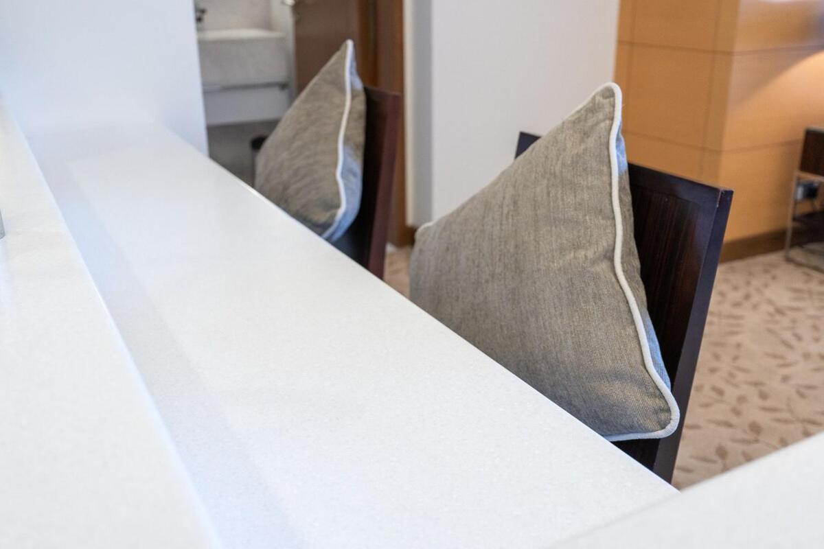 Elegant Studio For 2 At The Address Mall Apartment