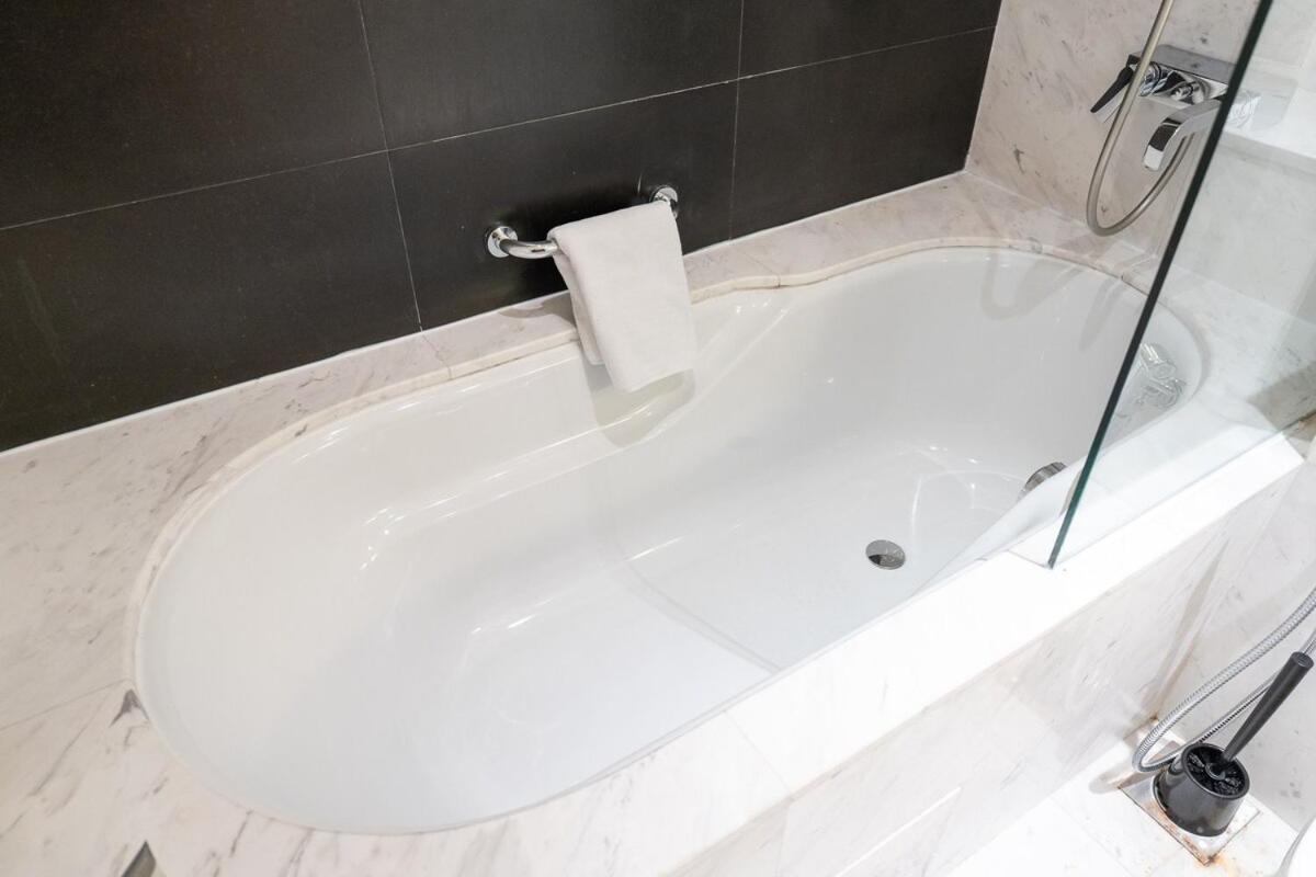 Apartment Elegant Studio For 2 At The Address Mall Dubai