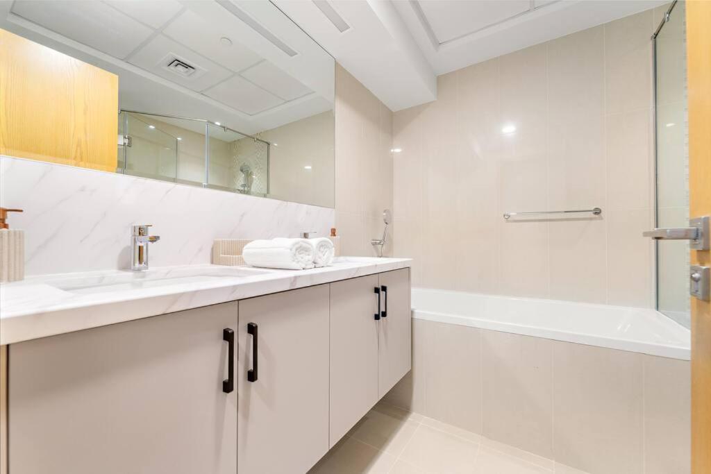 Elegant 3br - Stunning Burj Khalifa View Apartment