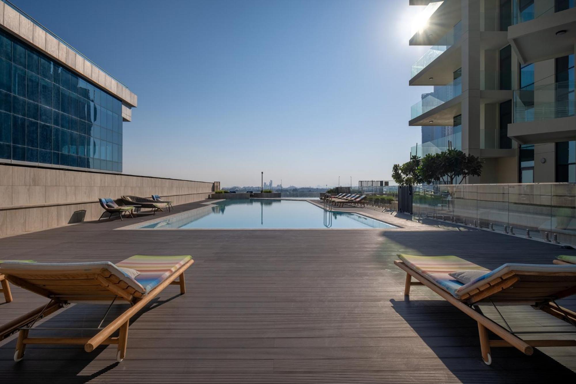 Apartment 2br Luxury Retreat - Stunning Canal And Sea View Dubai