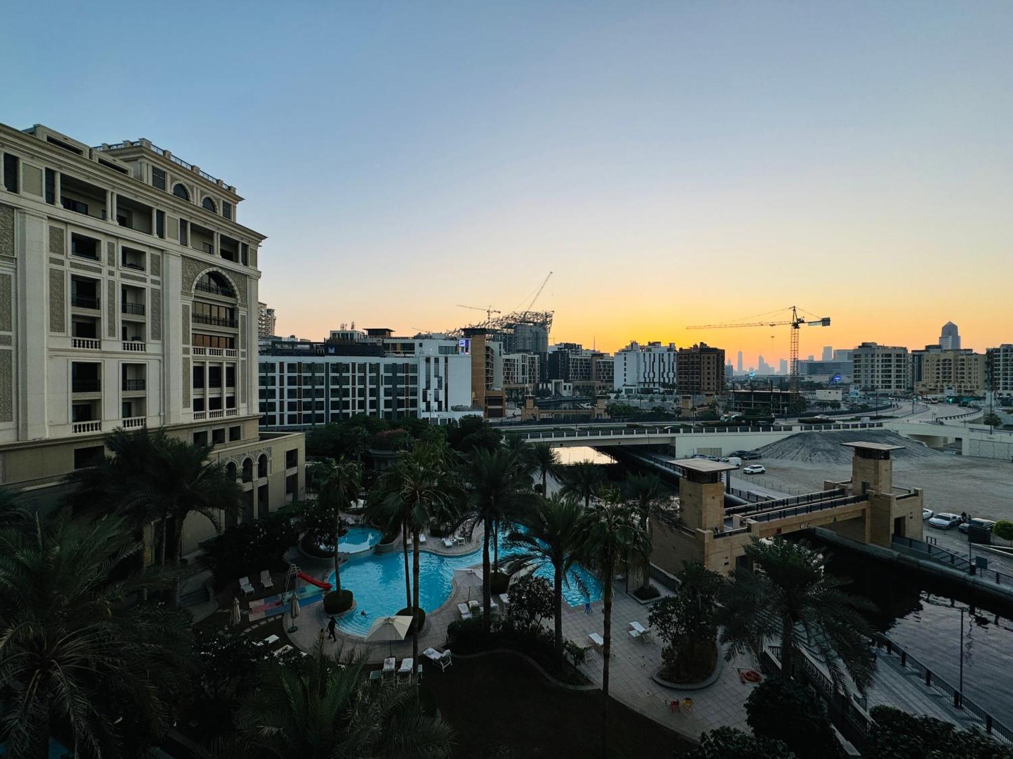 Apartment Brown Stone - Palazzo Versace Waterfront View *