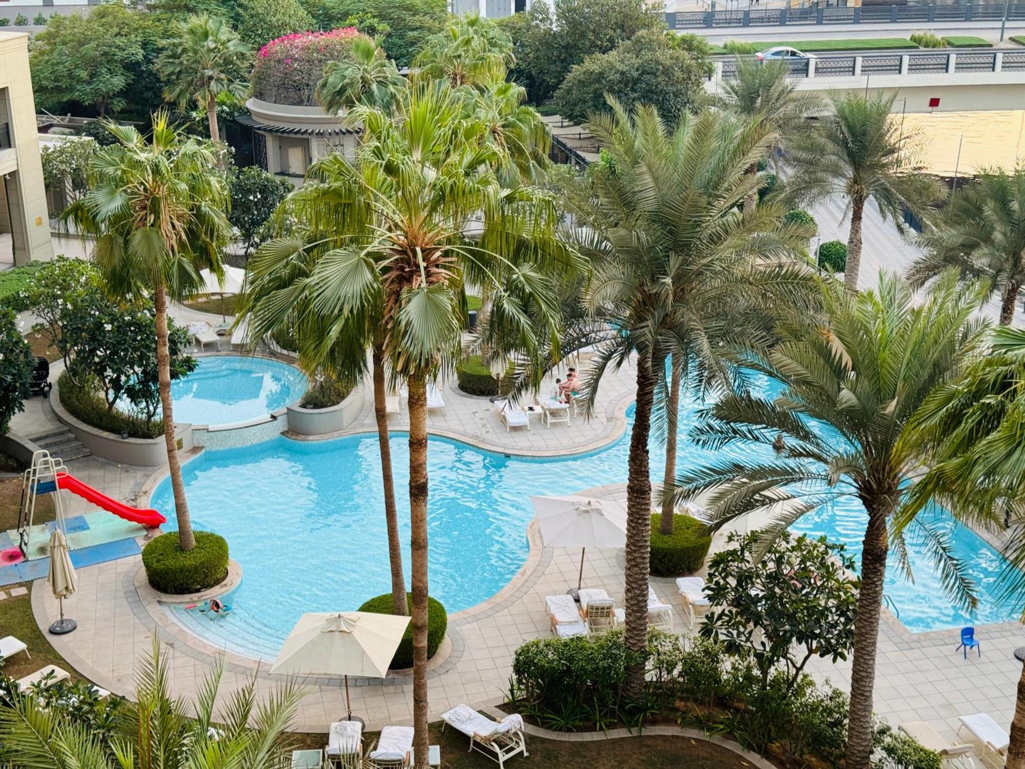 Brown Stone - Palazzo Versace Waterfront View Apartment Dubai