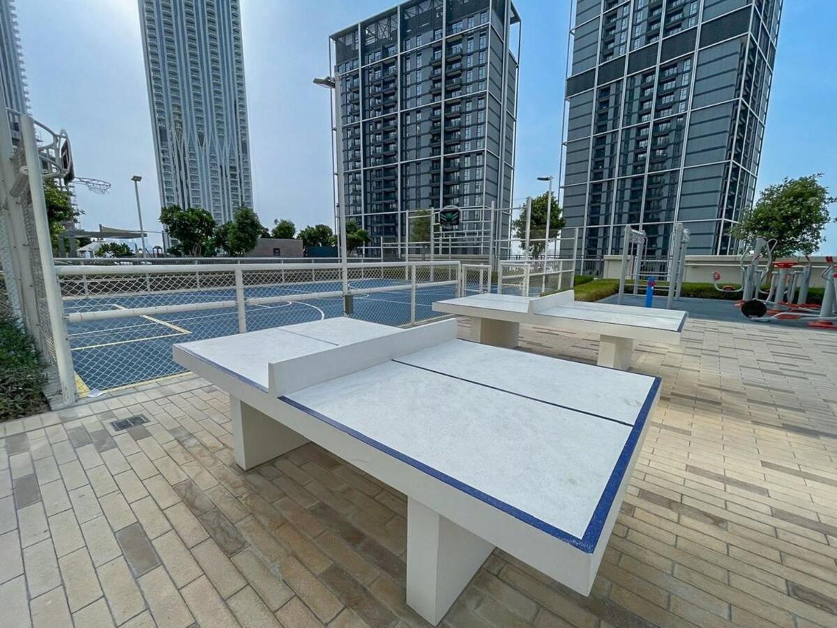 Prestigious 2-bedroom Unit With Waterfront Charm In Creek Harbour Apartment *