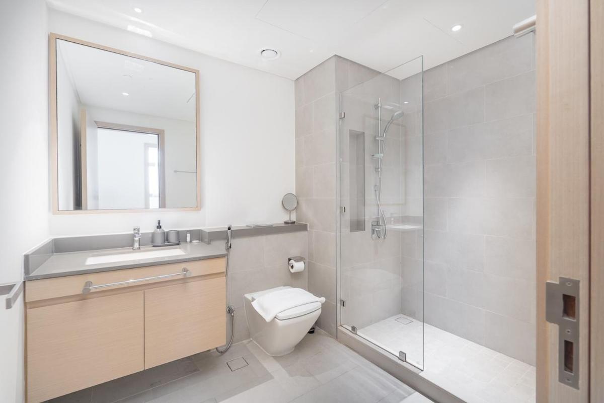 Prestigious 2-bedroom Unit With Waterfront Charm In Creek Harbour Apartment *