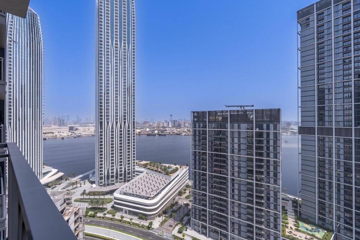 Apartment Prestigious 2-bedroom Unit With Waterfront Charm In Creek Harbour *