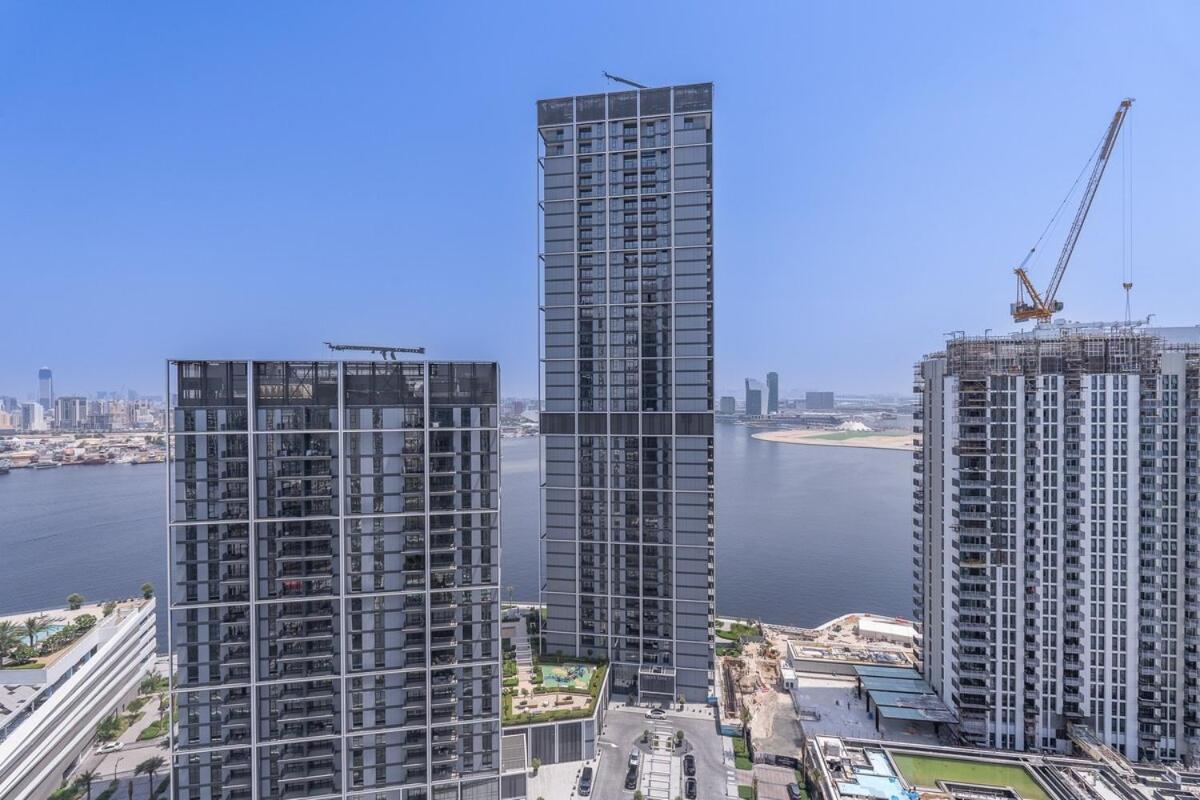 Prestigious 2-bedroom Unit With Waterfront Charm In Creek Harbour Dubai