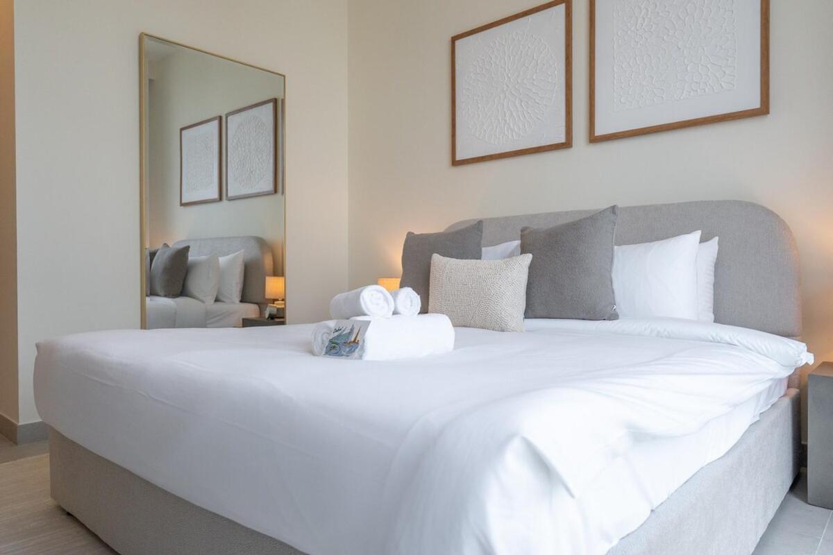 Prestigious 2-bedroom Unit With Waterfront Charm In Creek Harbour Apartment Dubai