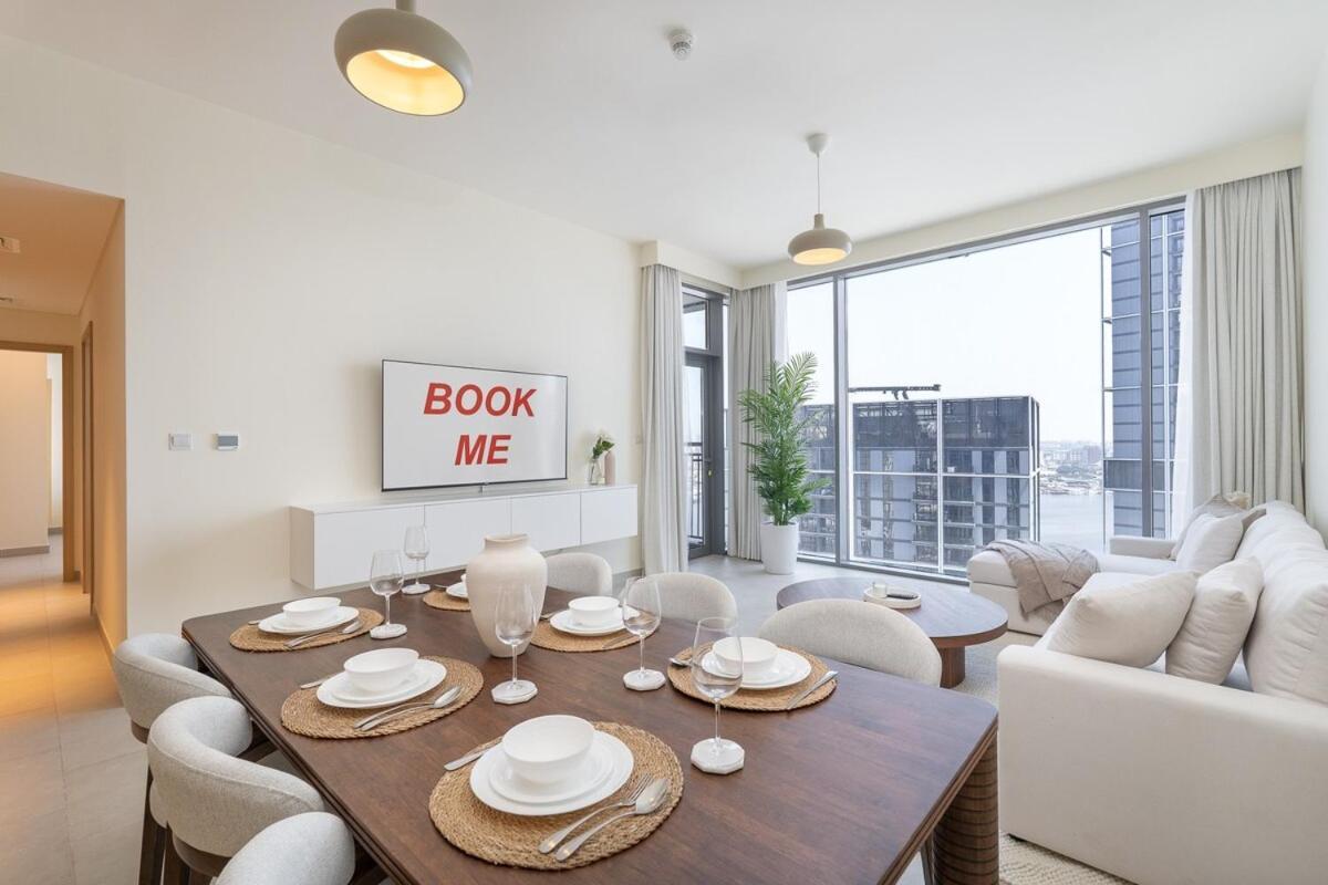 Apartment Prestigious 2-bedroom Unit With Waterfront Charm In Creek Harbour