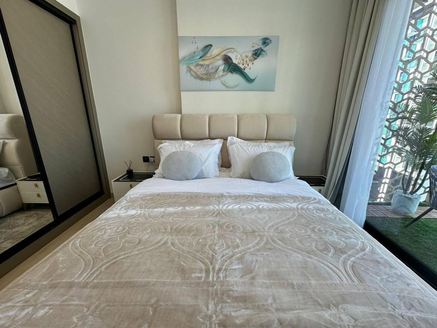 Apartment Fully Furnished 1 Bedroom With Balcony *