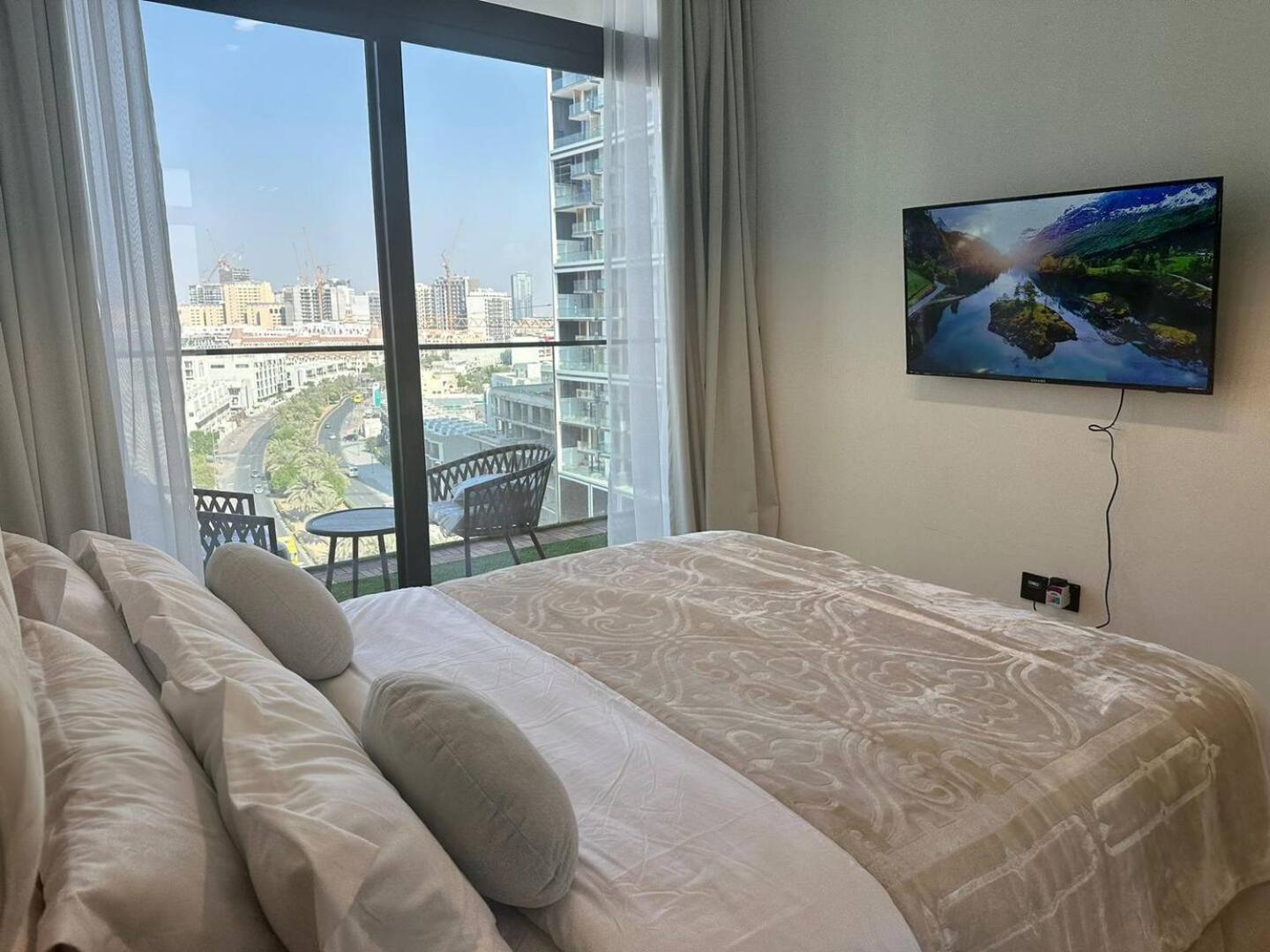 Fully Furnished 1 Bedroom With Balcony Apartment