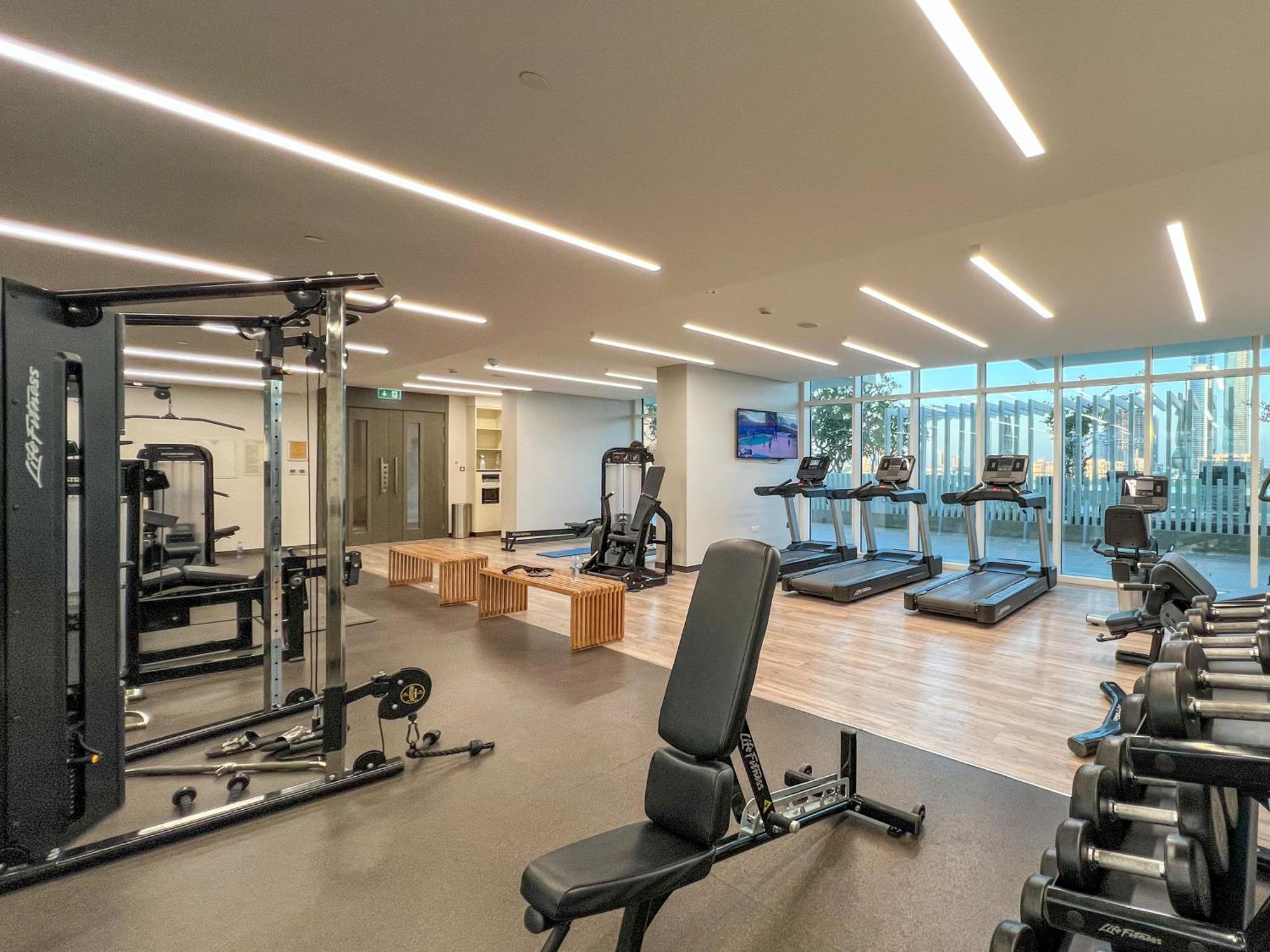 Private - 2 Bedroom Full Palm View Apartment *