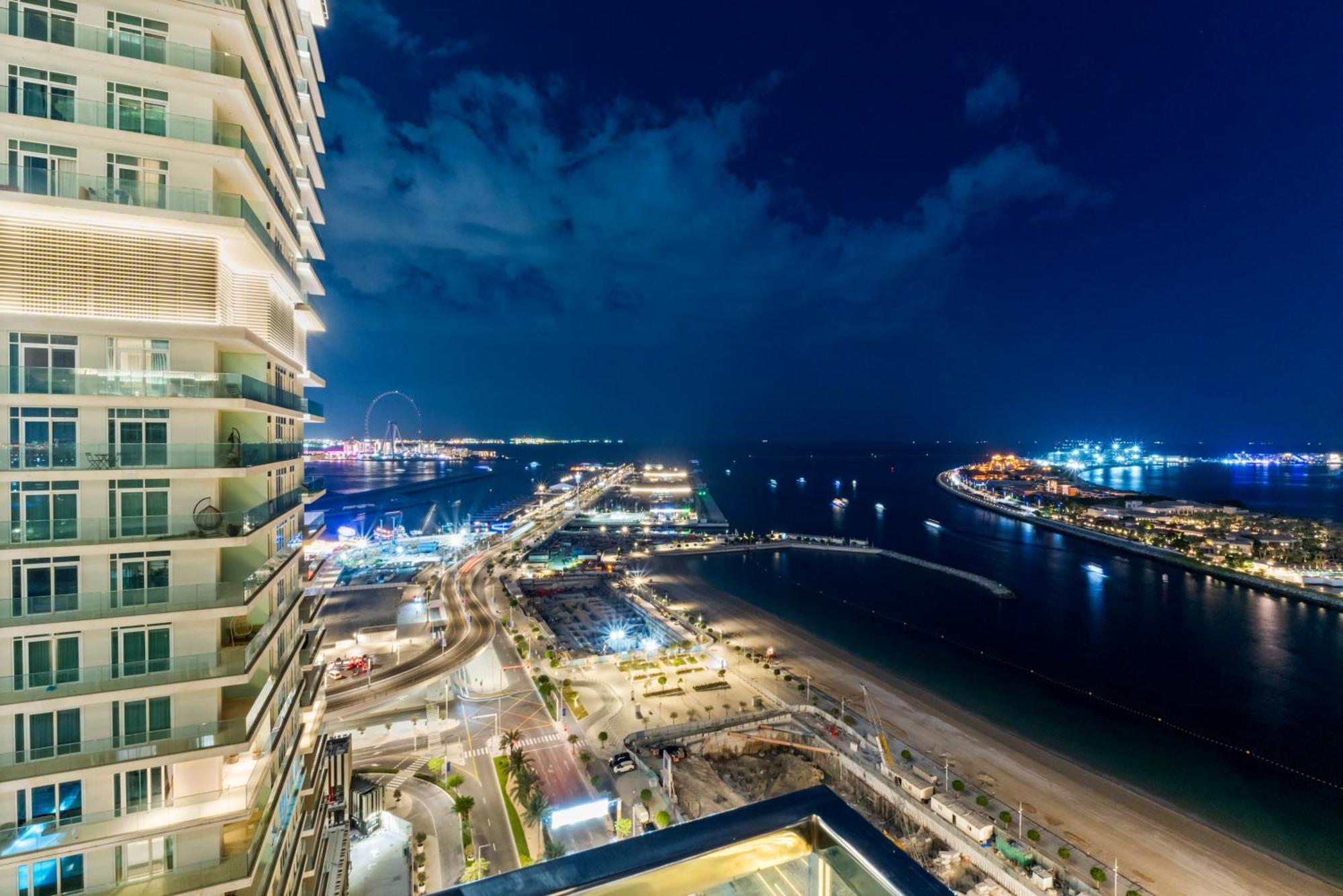 Private - 2 Bedroom Full Palm View * Dubai