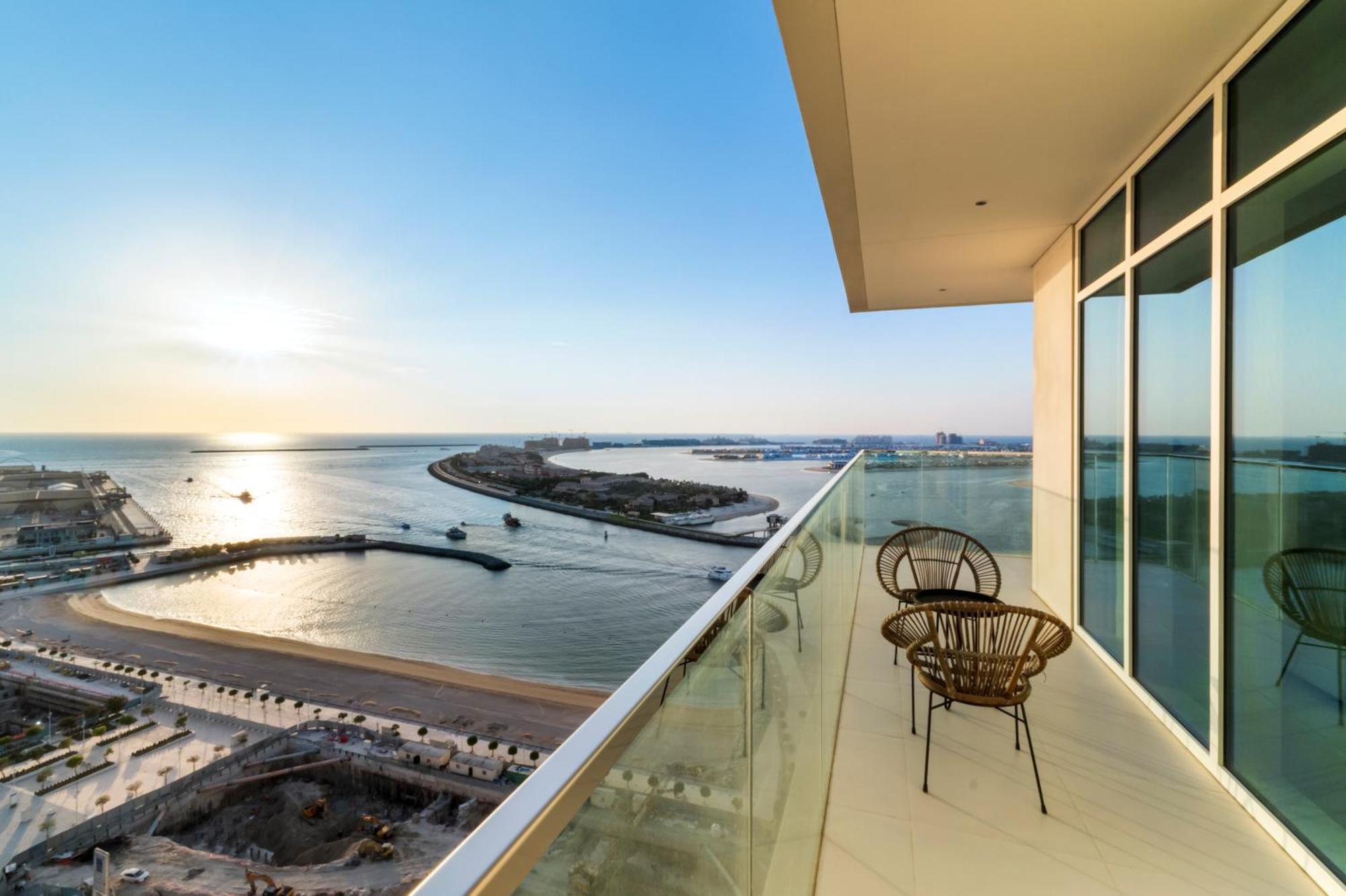 Private - 2 Bedroom Full Palm View Apartment