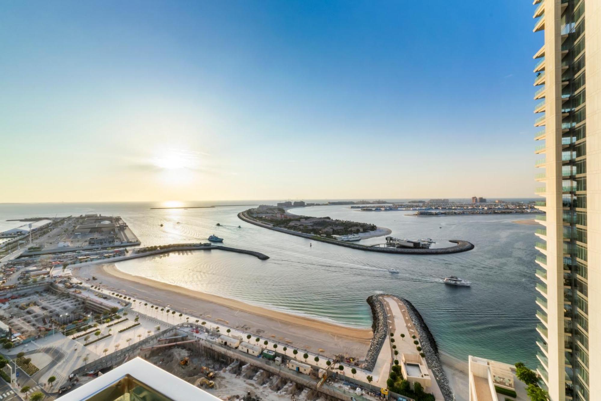 Private - 2 Bedroom Full Palm View * Dubai