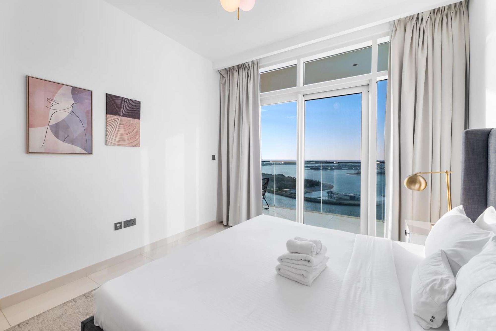 Private - 2 Bedroom Full Palm View Apartment *