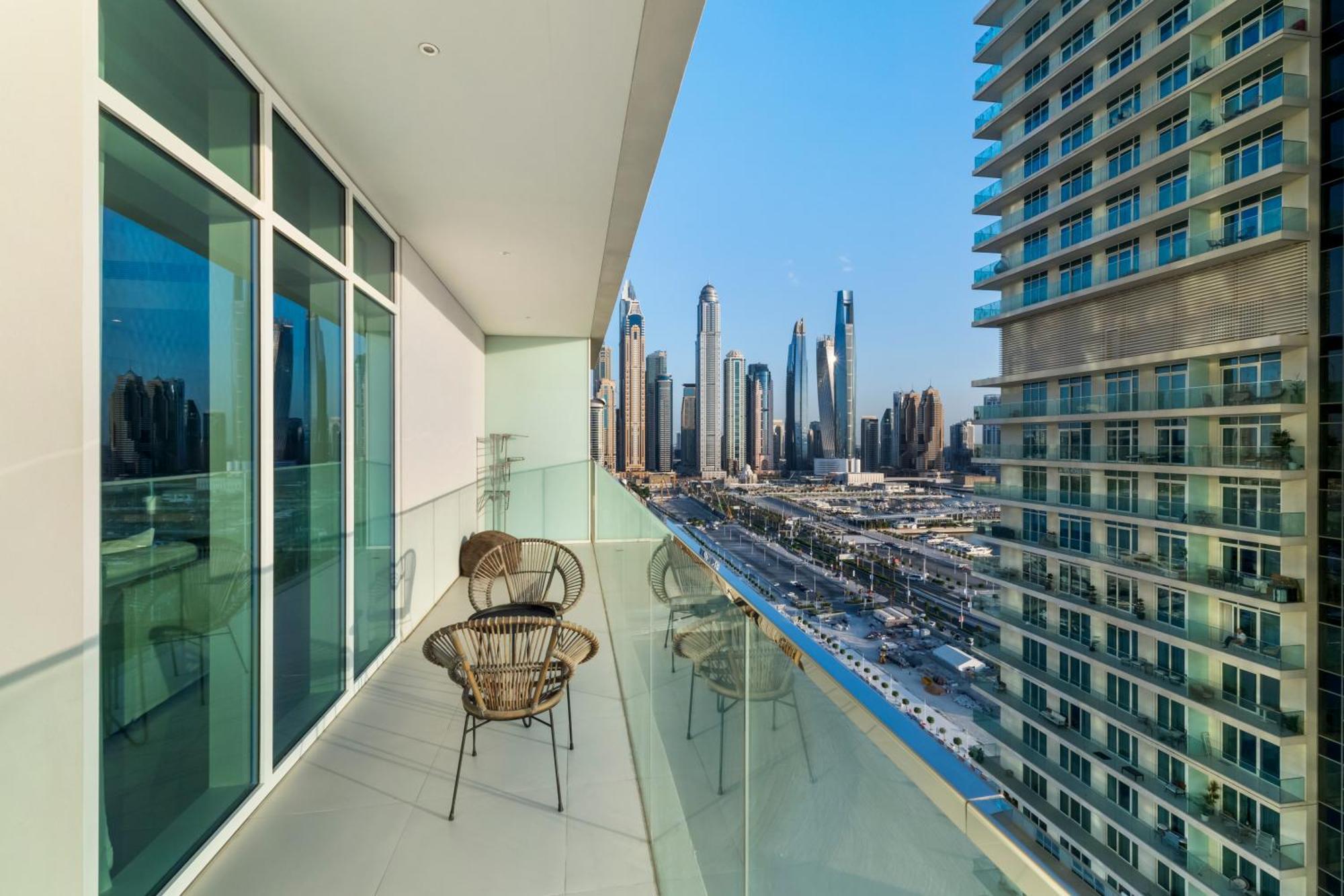 Private - 2 Bedroom Full Palm View Apartment Dubai