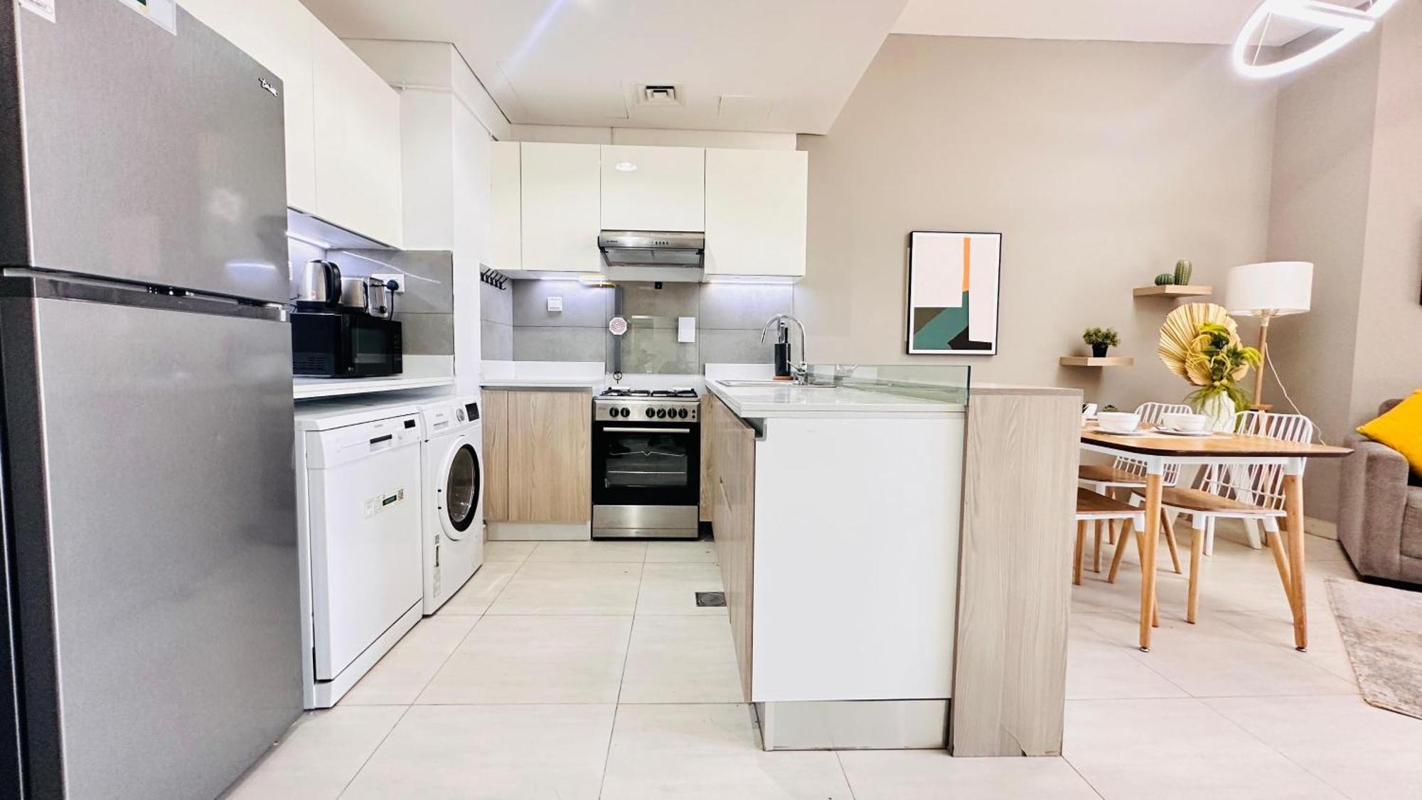 Oyo 1366 Standard One Bedroom Jvc * Dubai