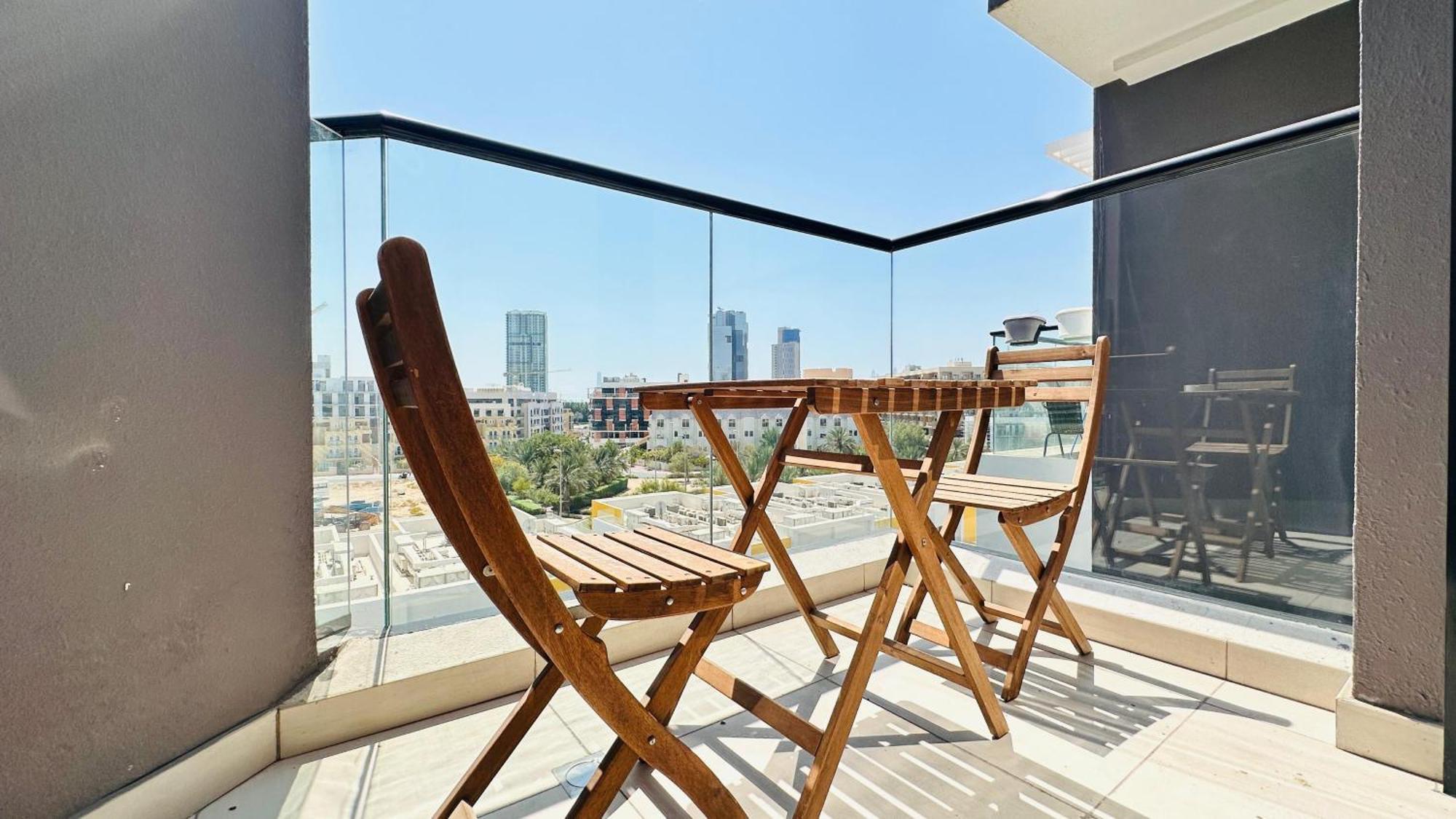 Apartment Oyo 1366 Standard One Bedroom Jvc *