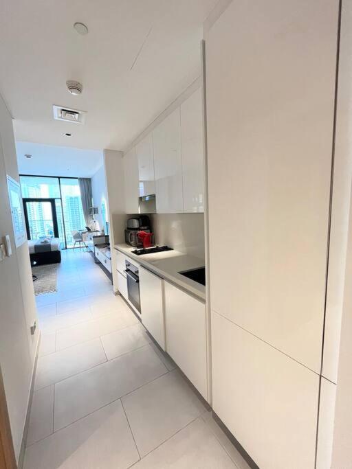 Luxurious Near Downtown With Canal View Dubai