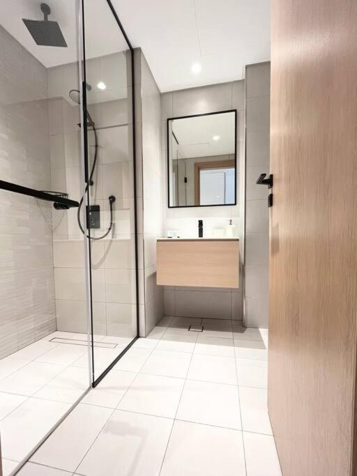 Luxurious Near Downtown With Canal View