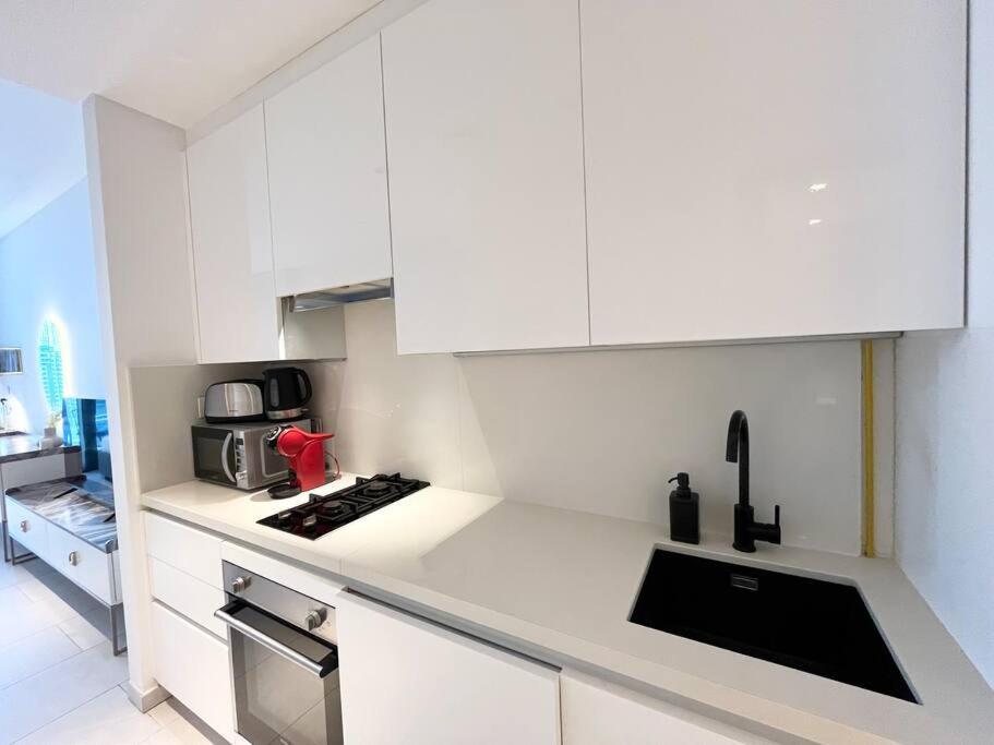 Luxurious Near Downtown With Canal View