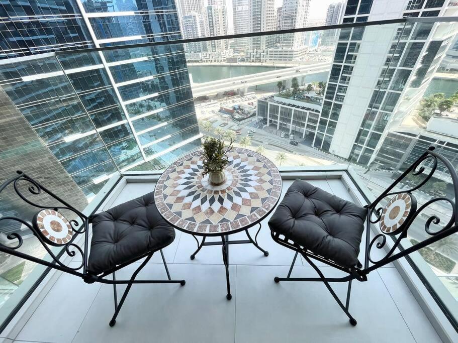 Apartment Luxurious Near Downtown With Canal View Dubai