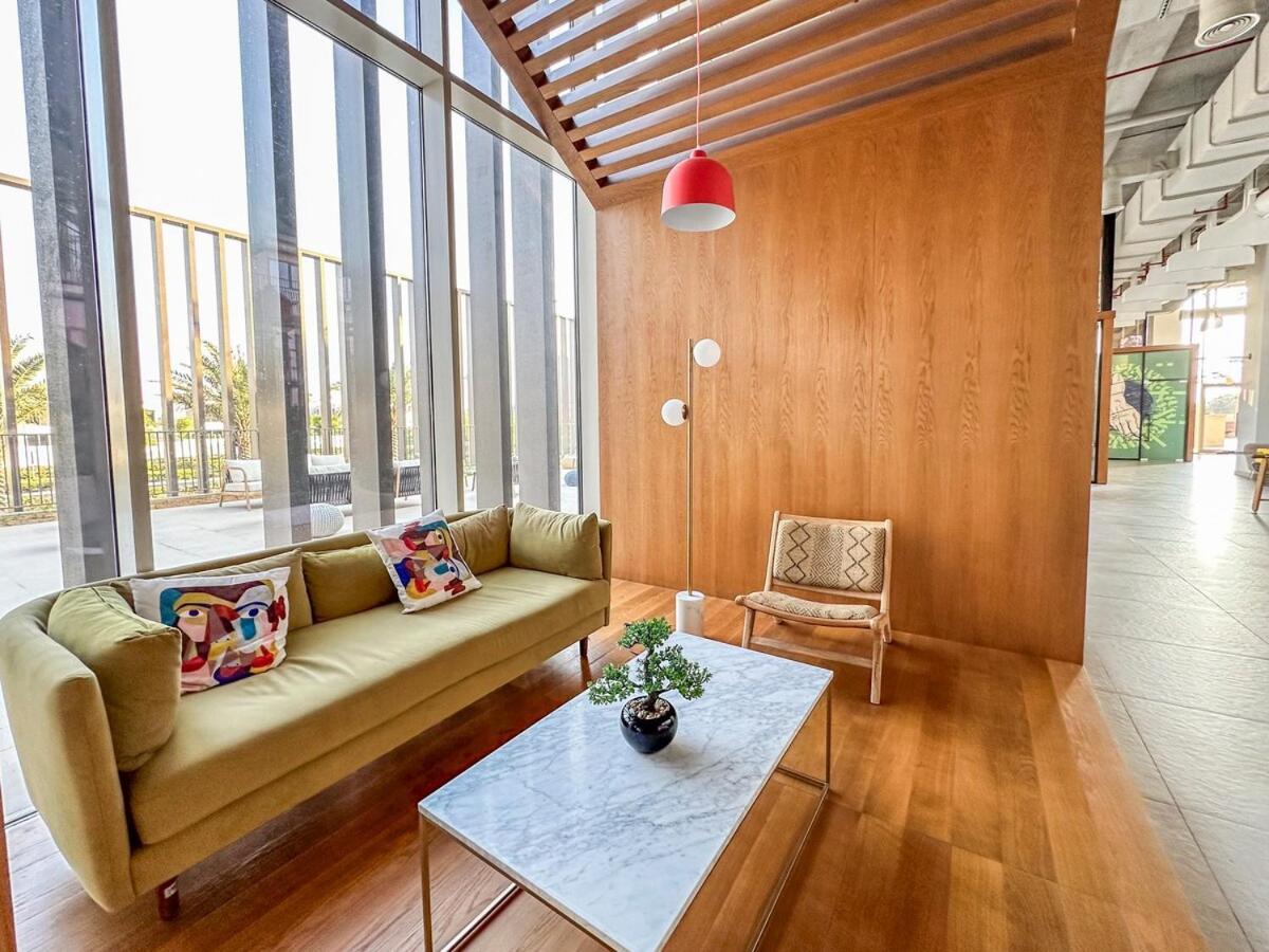 Soothing In Collective Tower At Hills Apartment