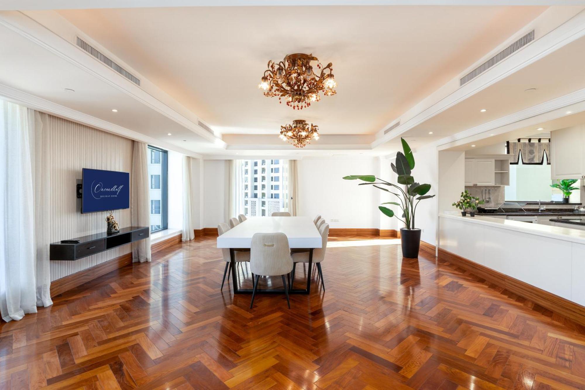 Huge Penthouse With Yacht Included And Private Pool!!!