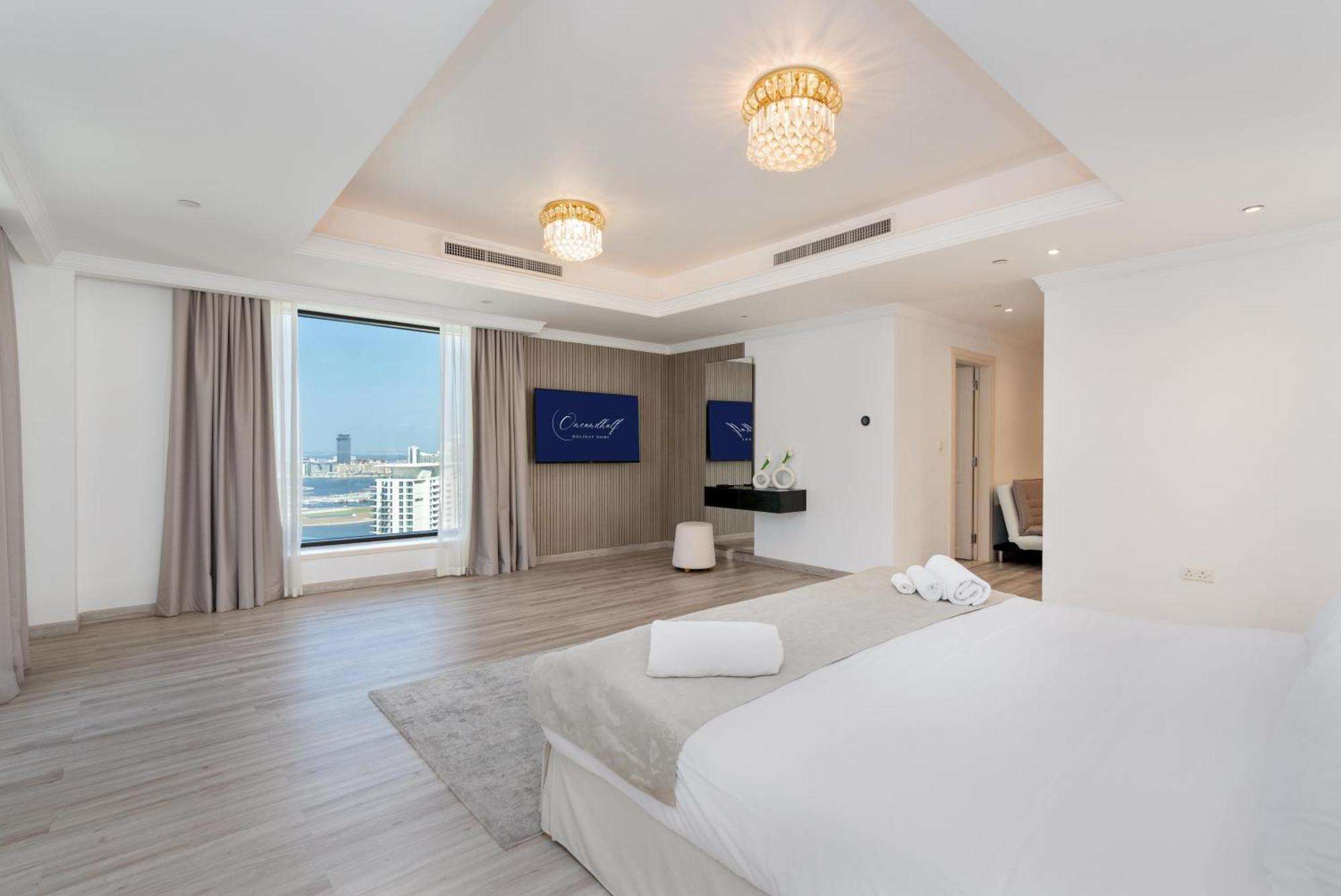 Huge Penthouse With Yacht Included And Private Pool!!! * Dubai
