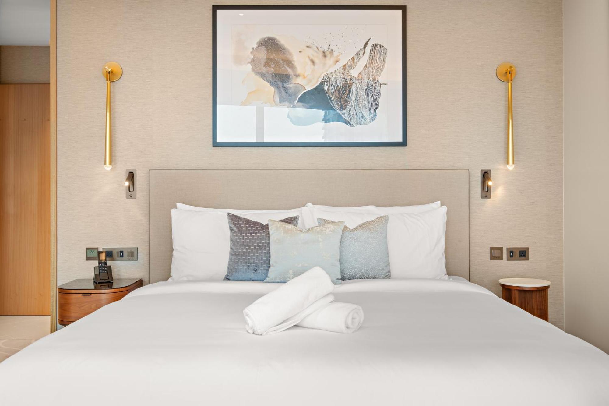 Apartment Elegant 2br Address Opera And Walk To Mall & Burj *