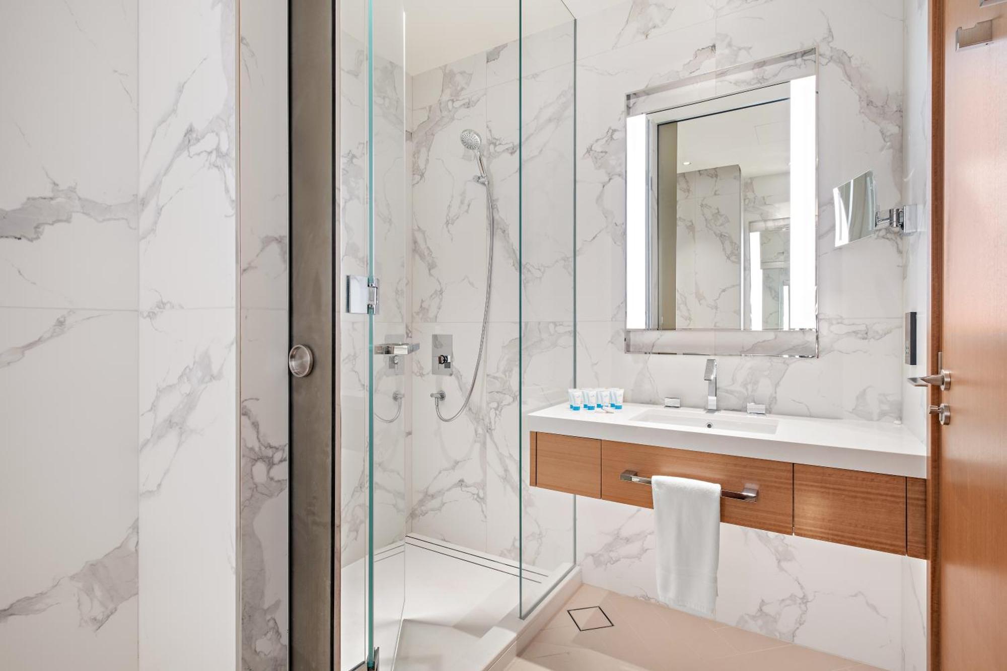 Elegant 2br Address Opera And Walk To Mall & Burj Dubai