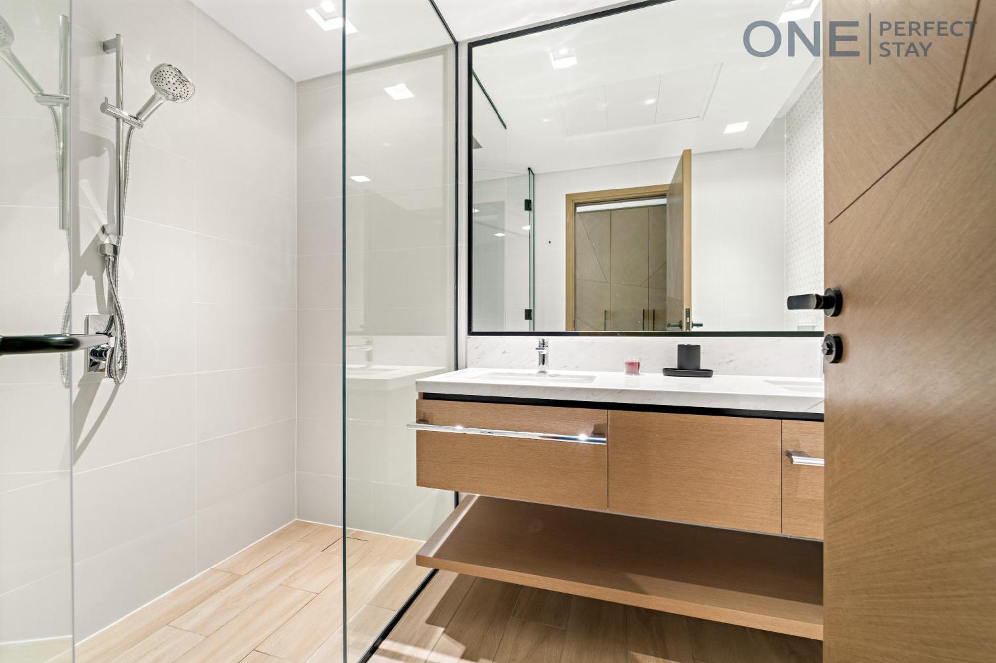Stylish 2br With Infinity Pool In Creek Apartment *