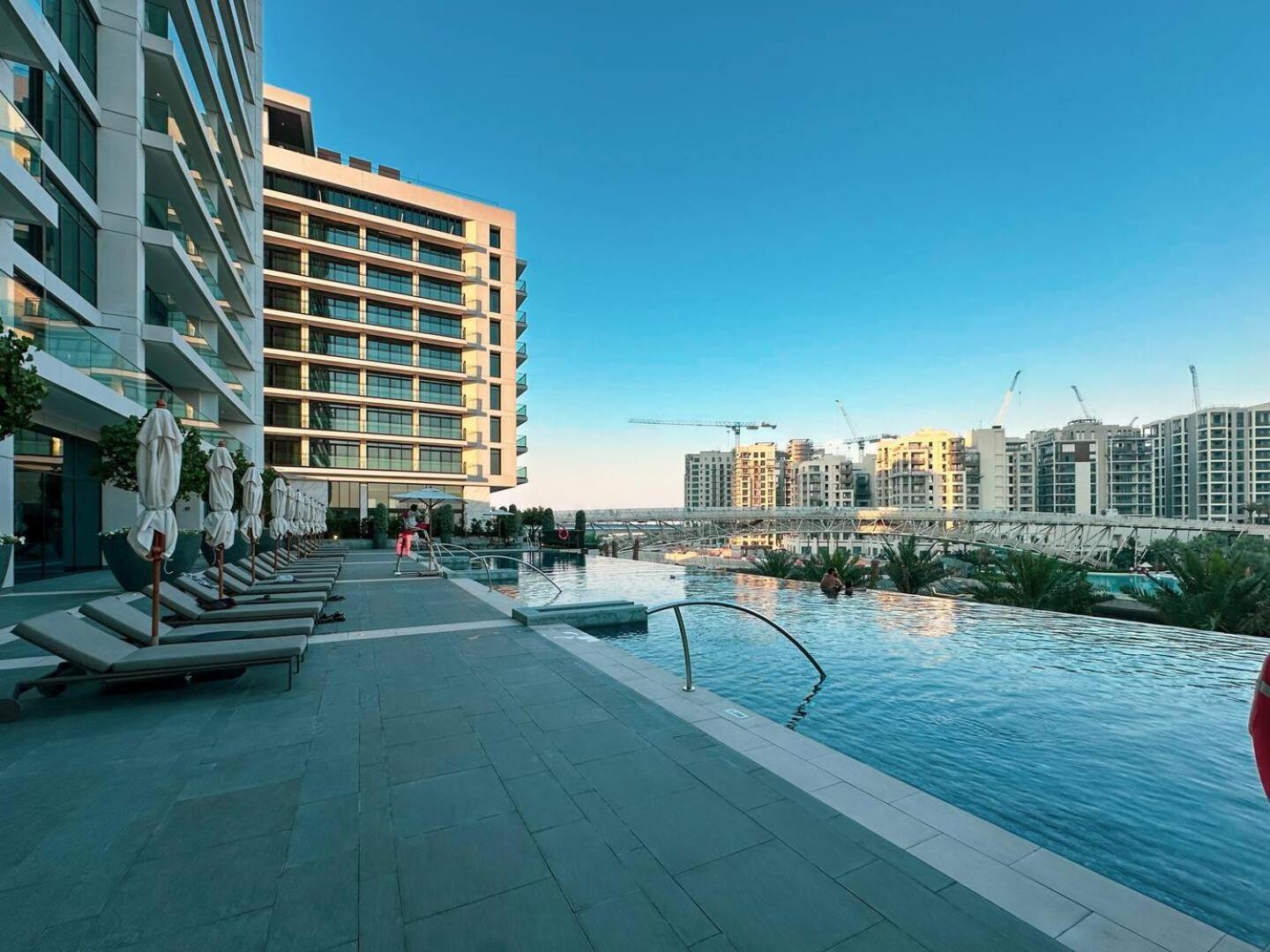 Stylish 2br With Infinity Pool In Creek