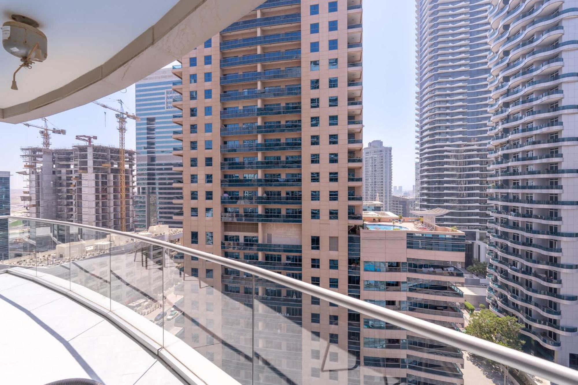 Minimalist Airy 3-bedroom With Cityscape View In Marina *