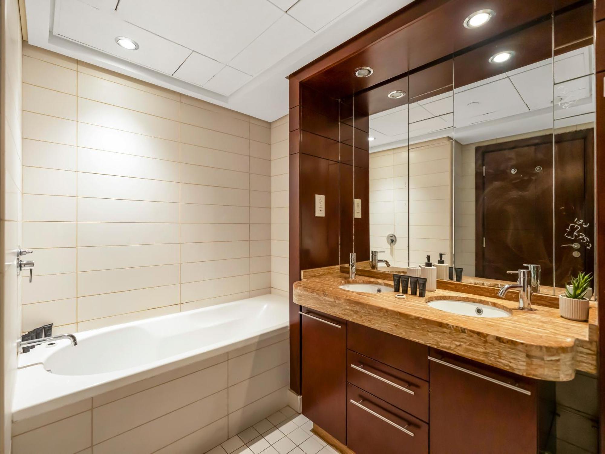 Prime Location - Amazing Burj Khalifa View Apartment